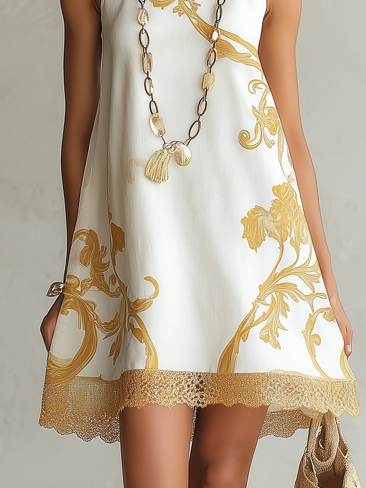 HÉLOÏSE | VESTIDO CORTO DE ENCAJE BLANCO CON MOTIVOS DORADOS