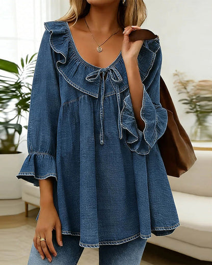 BLUSA CON LAZO CON VOLANTES DE DENIM CUELLO REDONDO