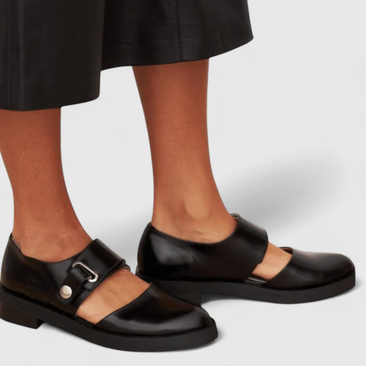 ISABELLE | ZAPATOS MERCEDITAS ANCHOS CON HEBILLA
