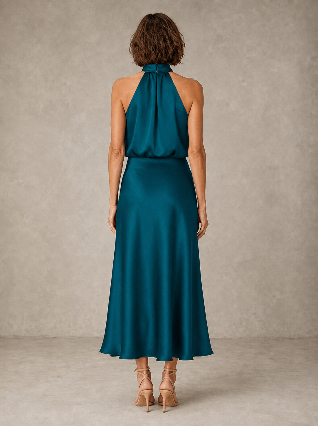 HARPER | VESTIDO DE NOCHE DE SATÉN CON CUELLO HALTER