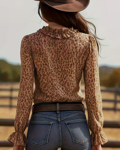 BLUSA CON VOLANTES CUELLO DE V ESTAMPADO DE LEOPARDO