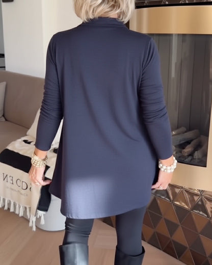 TOP CON CUELLO ASIMÉTRICO Y MANGA LARGA
