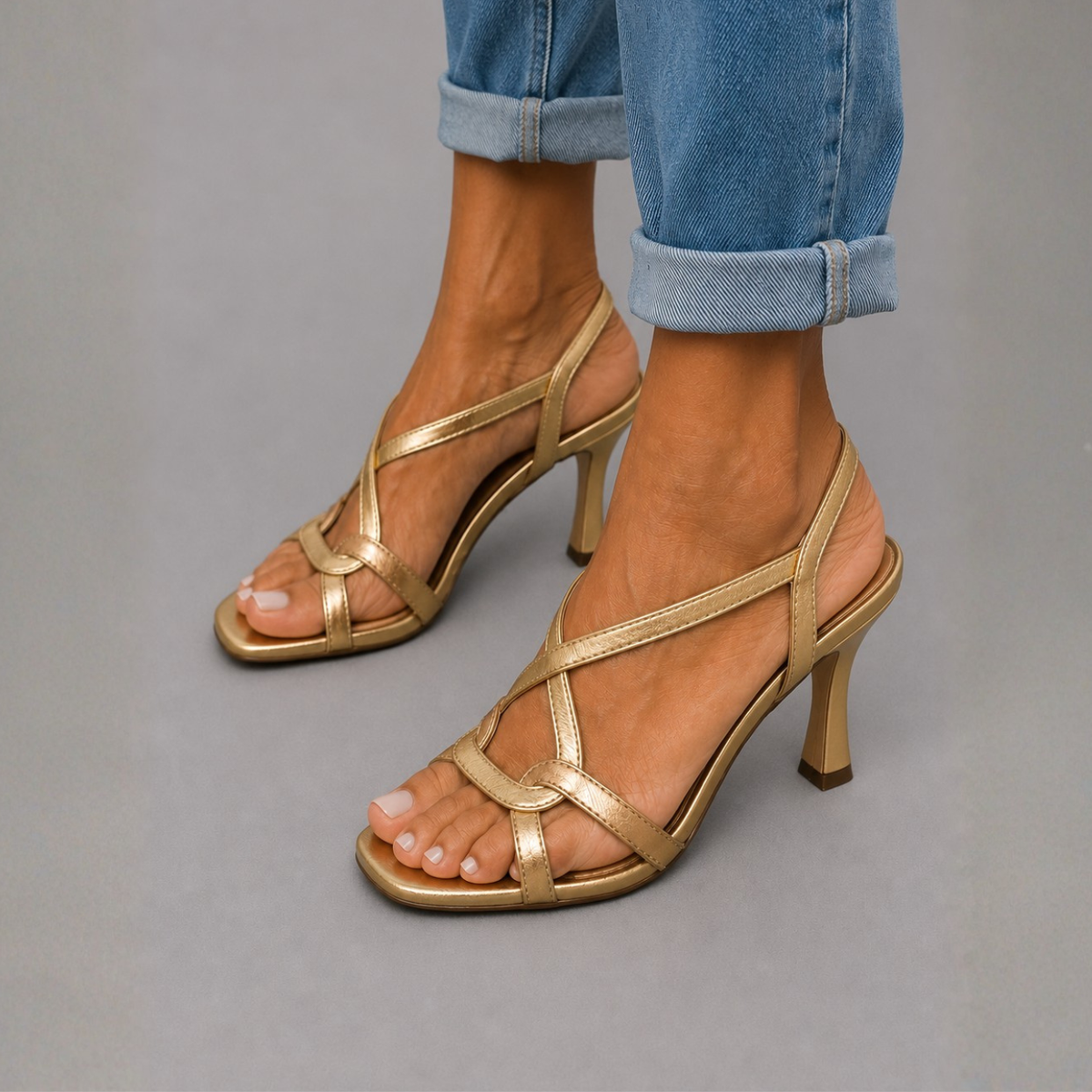 SOLEIL™ | SANDALIAS DORADAS DE ENCANTO VERANIEGO