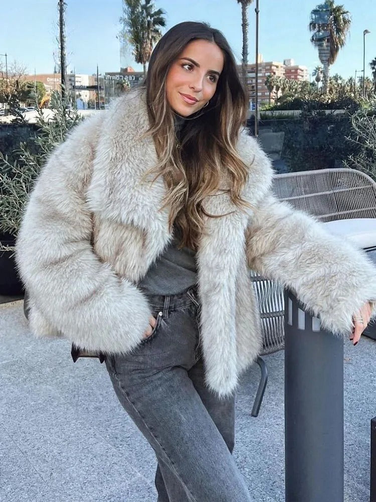 INES | CHAQUETA ELEGANTE DE PELO