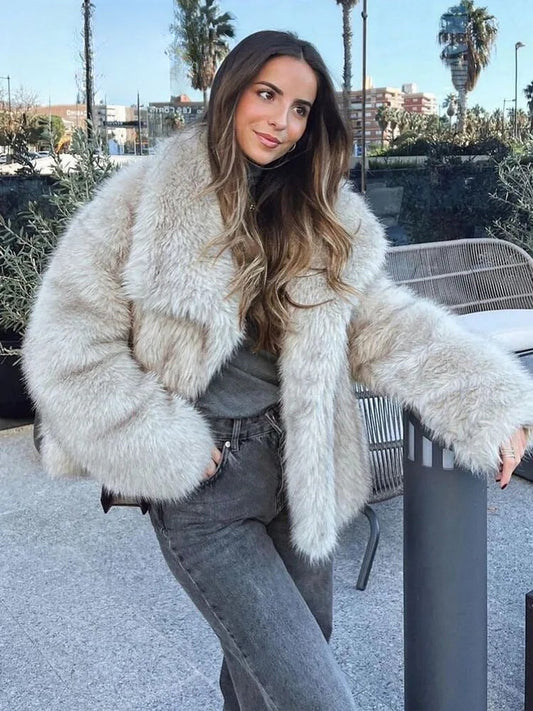 INES | CHAQUETA ELEGANTE DE PELO