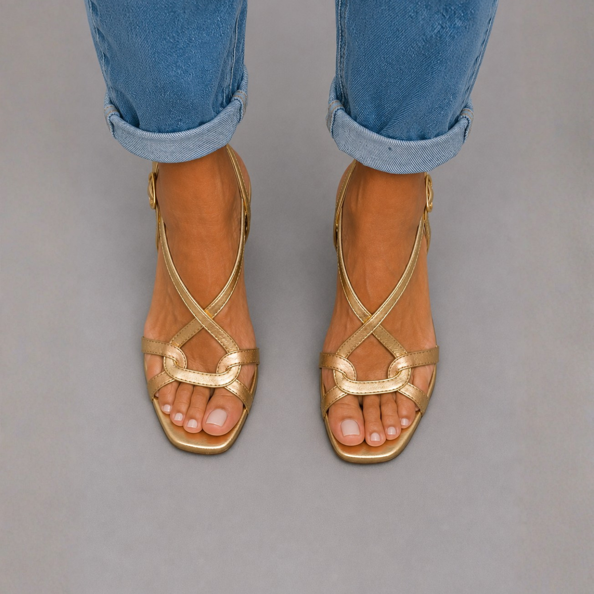 SOLEIL™ | SANDALIAS DORADAS DE ENCANTO VERANIEGO