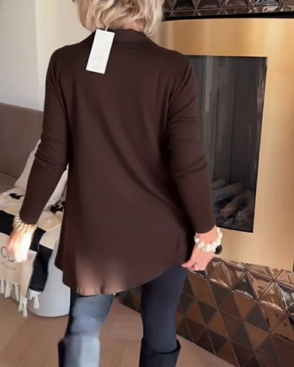 TOP CON CUELLO ASIMÉTRICO Y MANGA LARGA