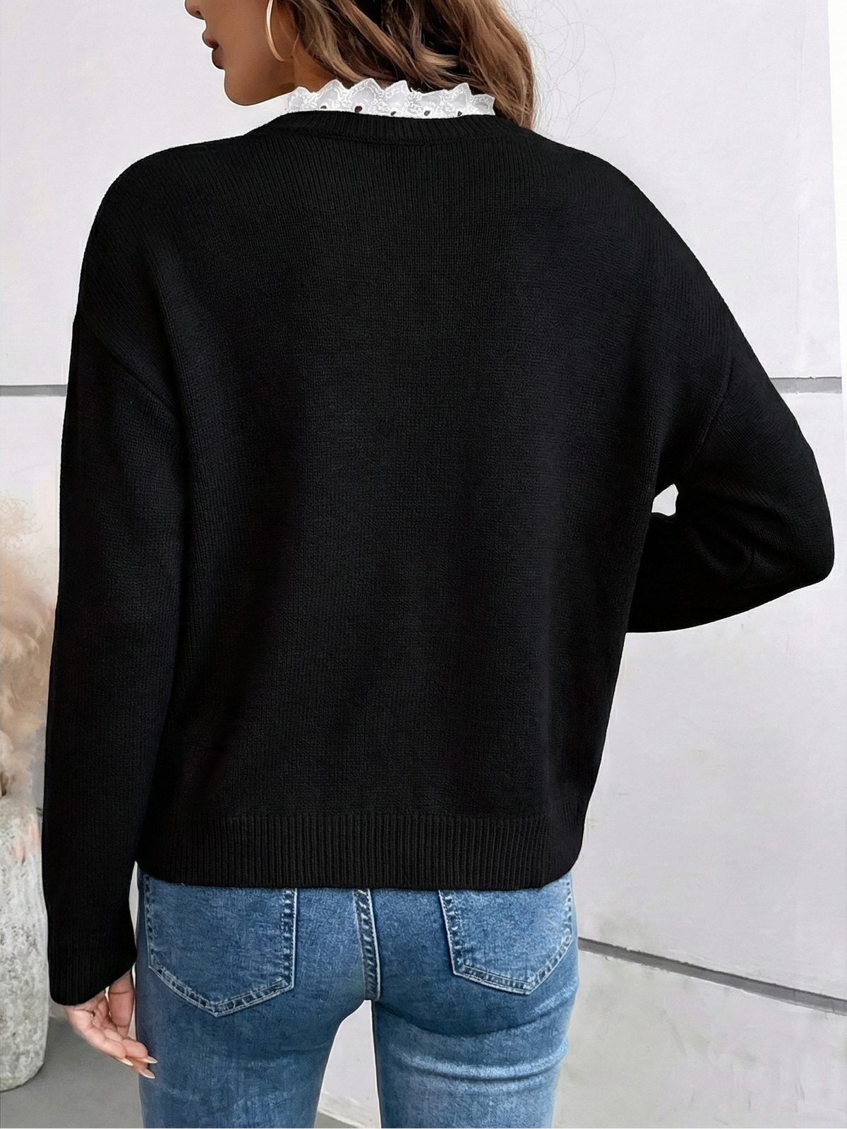 CÉLINE | JERSEY ELEGANTE CON CUELLO DE ENCAJE Y TACTO DE CACHEMIRA