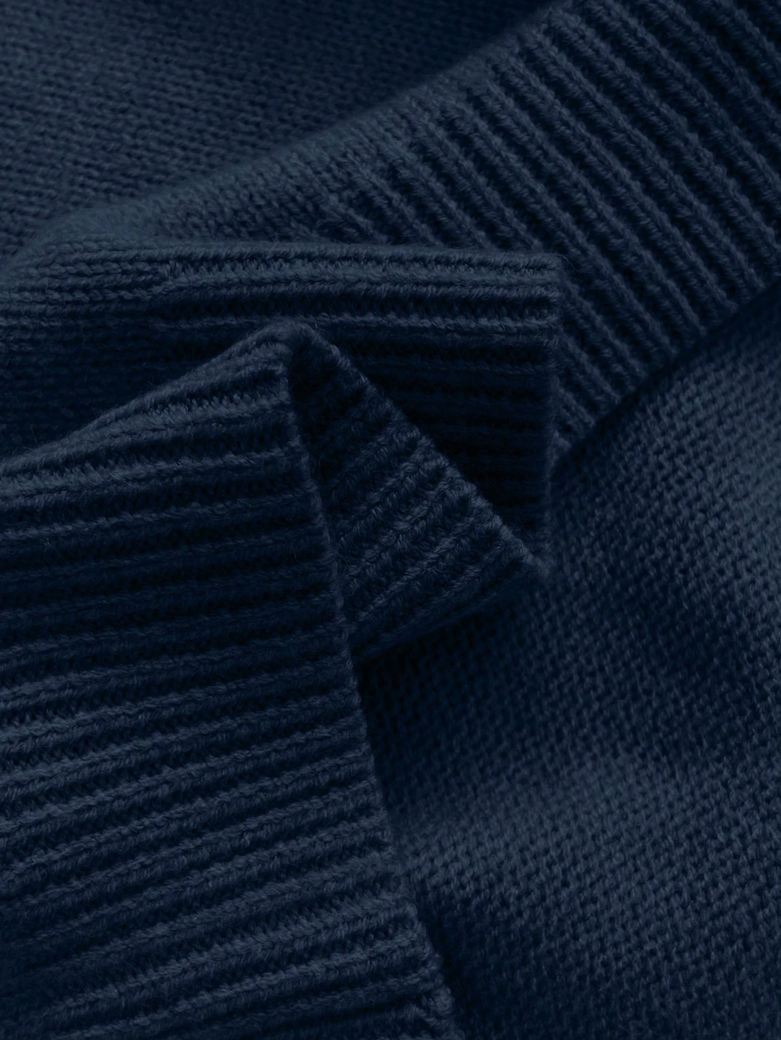 CÉLINE | JERSEY ELEGANTE CON CUELLO DE ENCAJE Y TACTO DE CACHEMIRA