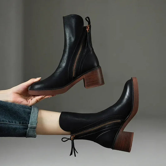CLARA | BOTINES RETRO CON TACÓN ANCHO Y CREMALLERA