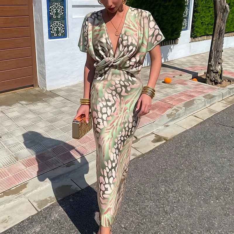 VESTIDO DE ESTAMPADO | CUELLO EN V, CINTURA ALTA Y ESTAMPADO DE NUDOS