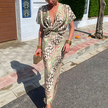 VESTIDO DE ESTAMPADO | CUELLO EN V, CINTURA ALTA Y ESTAMPADO DE NUDOS