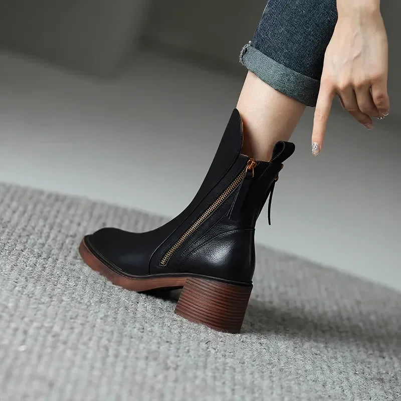 CLARA | BOTINES RETRO CON TACÓN ANCHO Y CREMALLERA