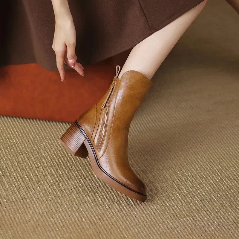 CLARA | BOTINES RETRO CON TACÓN ANCHO Y CREMALLERA