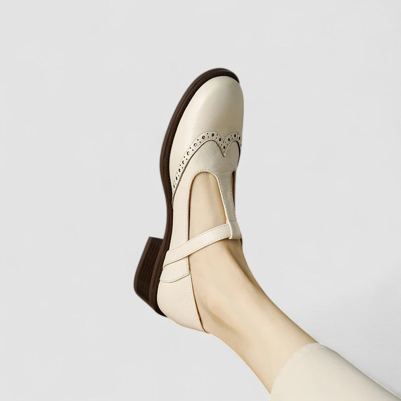 MARGOT | ZAPATOS CON CORREA EN T Y PERFORACIONES