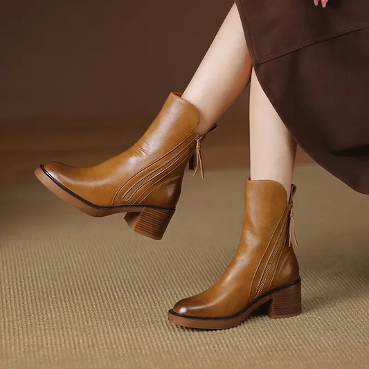 CLARA | BOTINES RETRO CON TACÓN ANCHO Y CREMALLERA