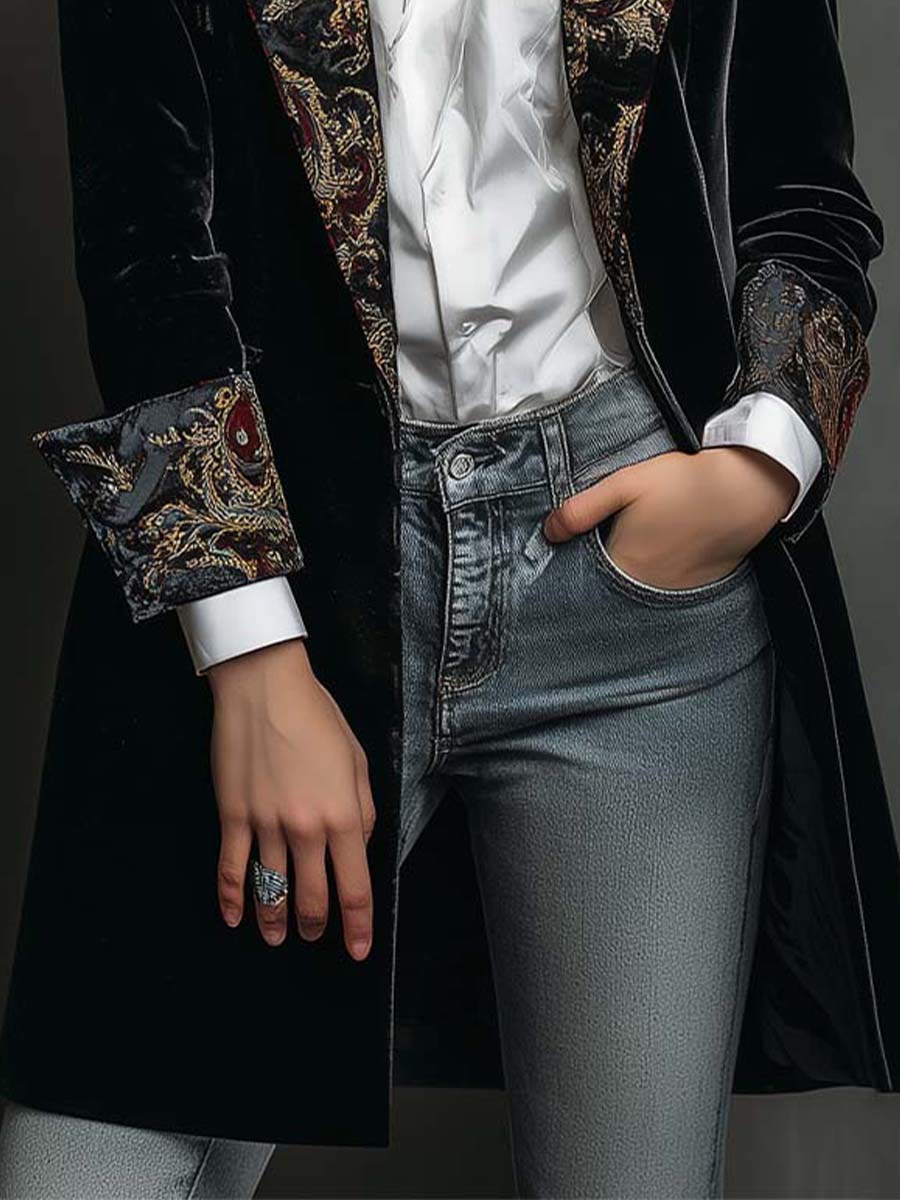 LÉONTINE | BLAZER NEGRO ENTALLADO CON ESTAMPADO BARROCO