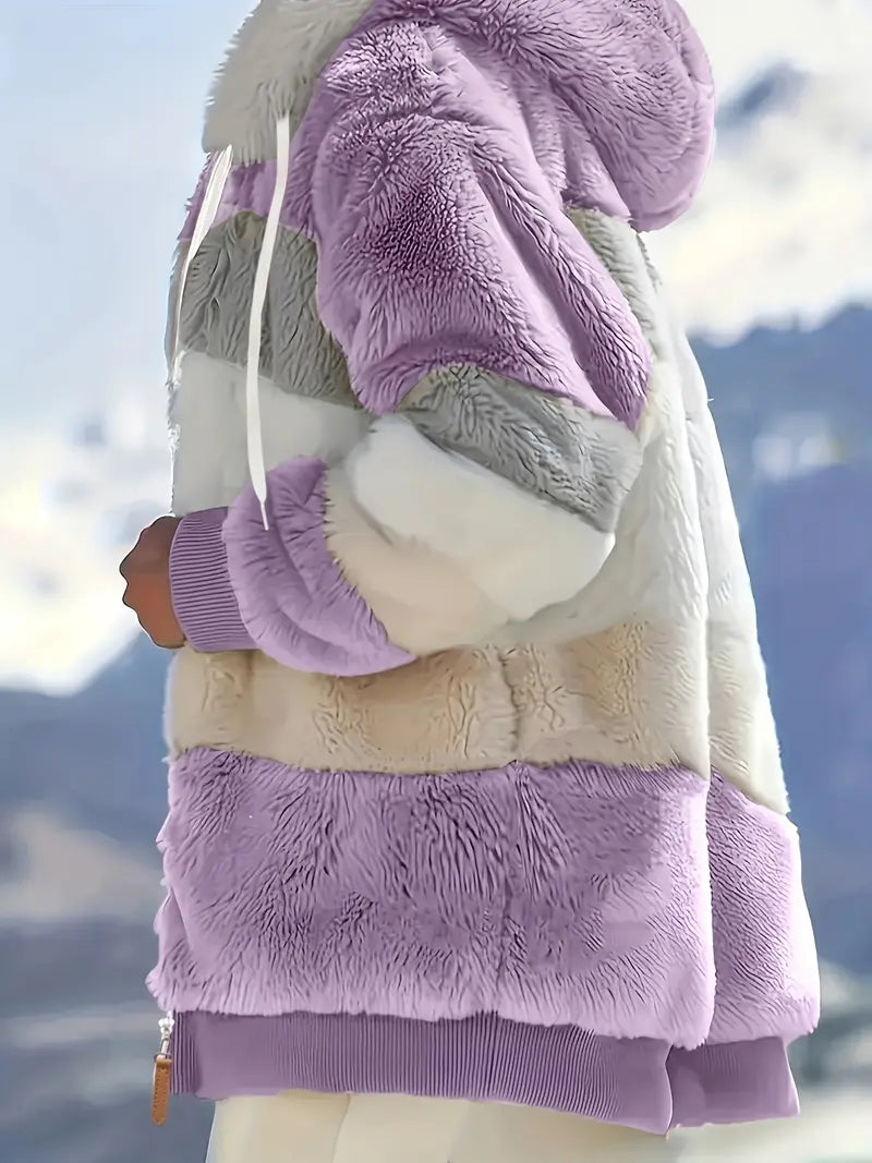 SERENA | ABRIGO DE PELUCHE CON CAPUCHA
