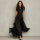 ZOEY | VESTIDO PLISADO CON CUELLO DE VOLANTES