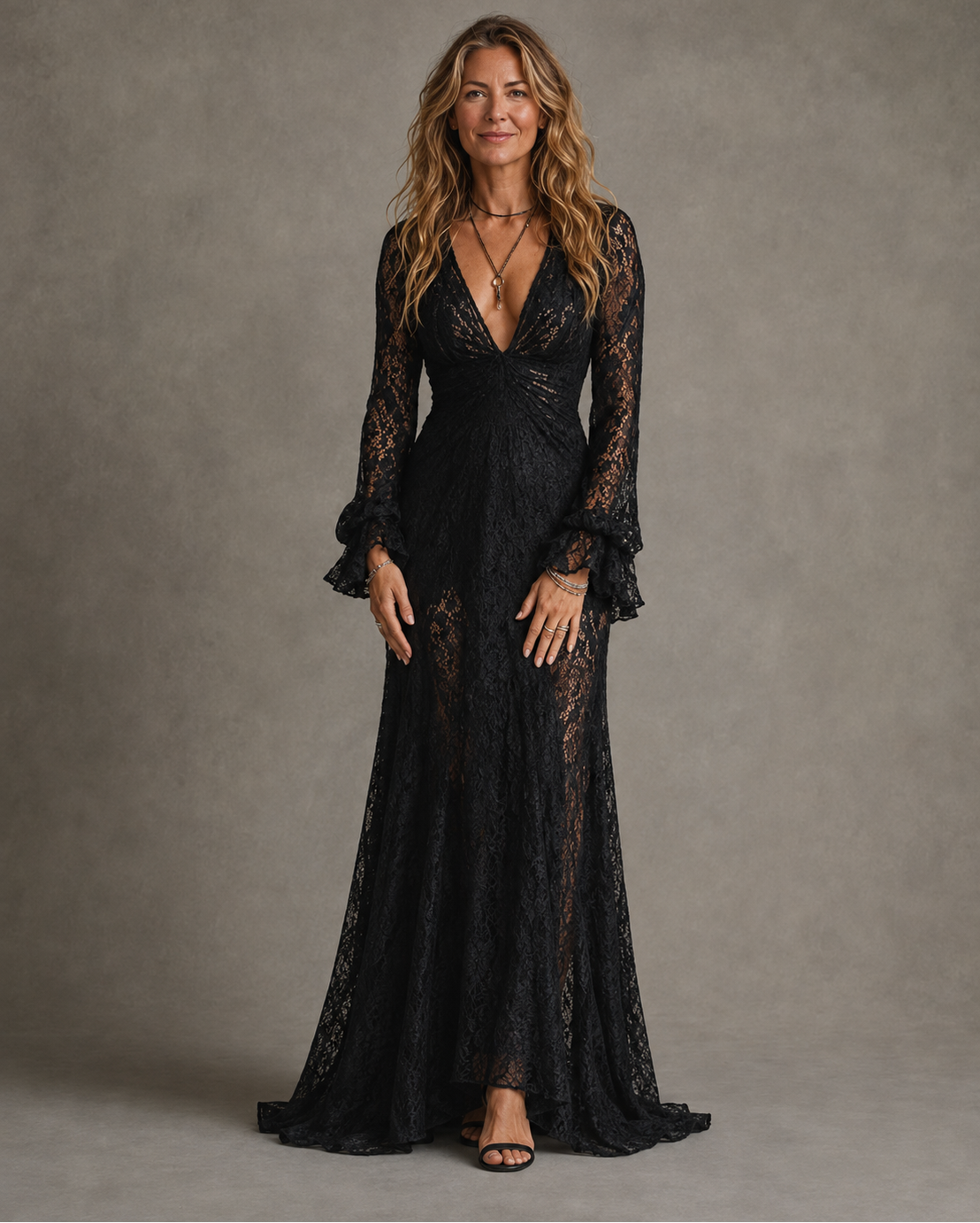 CHARLOTTE | VESTIDO LARGO CON ESCOTE EN V PROFUNDO