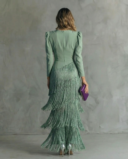 CLARA | VESTIDO MIDI ELEGANTE CON MANGAS DE FLECOS