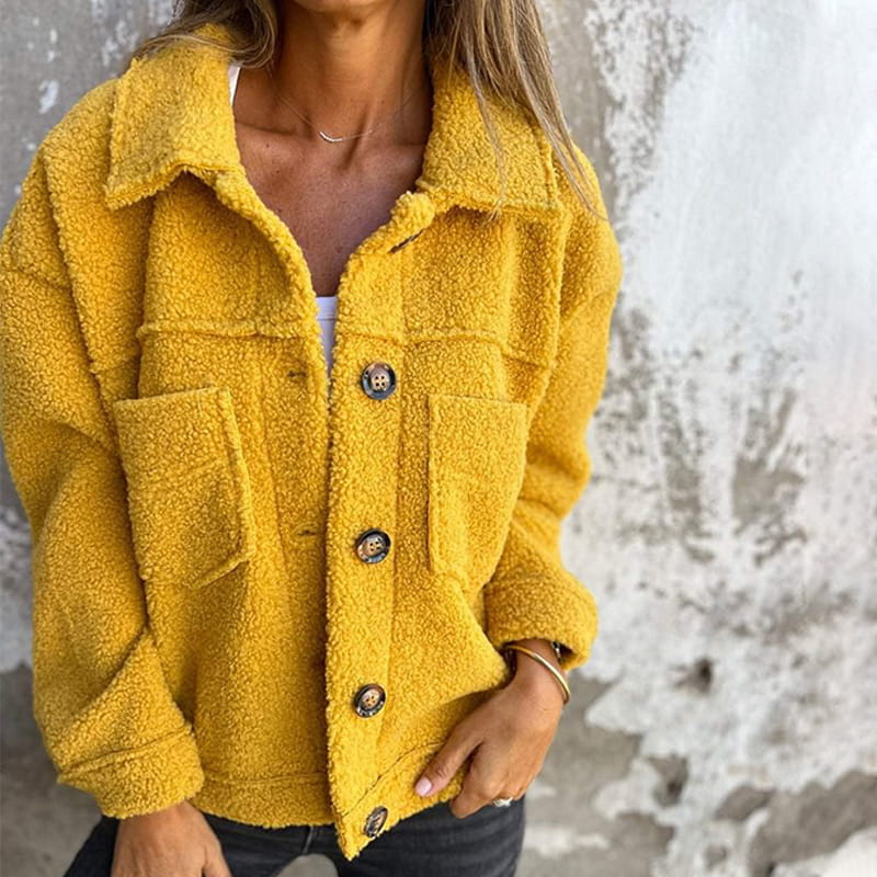 LOLA | CHAQUETA DE BORREGUITO CON ESTILO