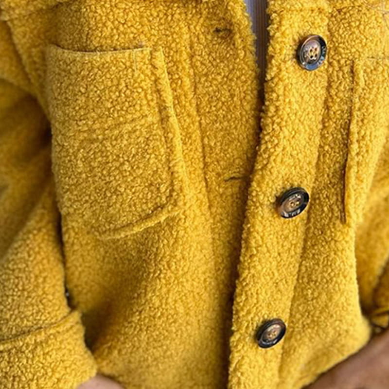 LOLA | CHAQUETA DE BORREGUITO CON ESTILO